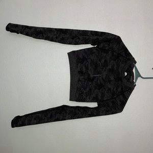 Gym shark black camo crop top